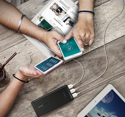 Travel Essential: The Levo Pa71 Powerbank’s Compact Size