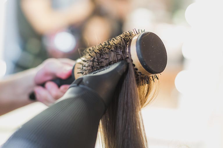The Ultimate Blowout Brush Guide: Achieve Salon-Styled Hair at Home!